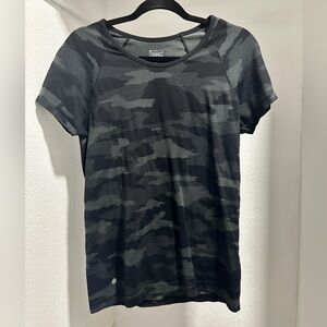 Athleta Camo Short Sleeve T-shirt. XL